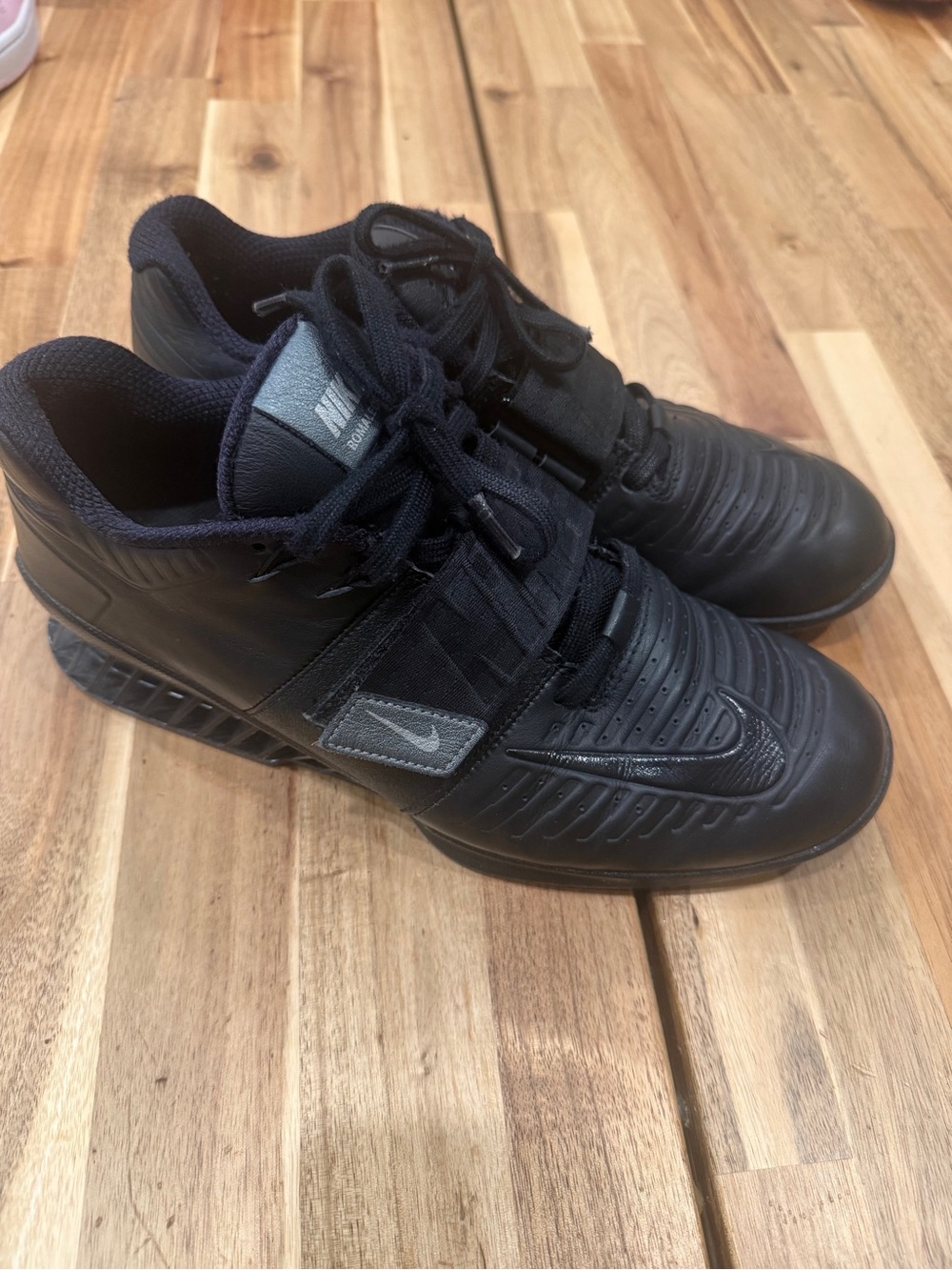Nike Romaleos Men’s Black Athletic Training/lifting Shoes with Strap